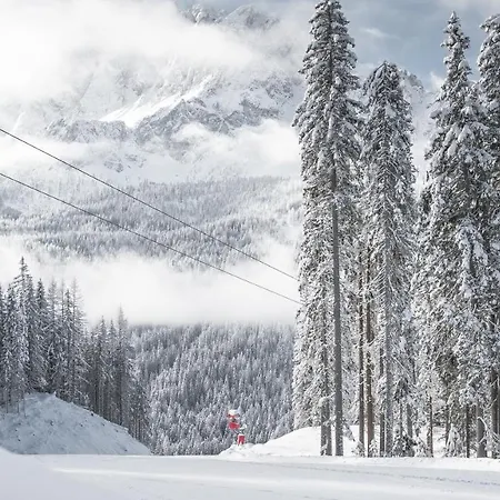 Loewe Dolomites Hotel San Candido